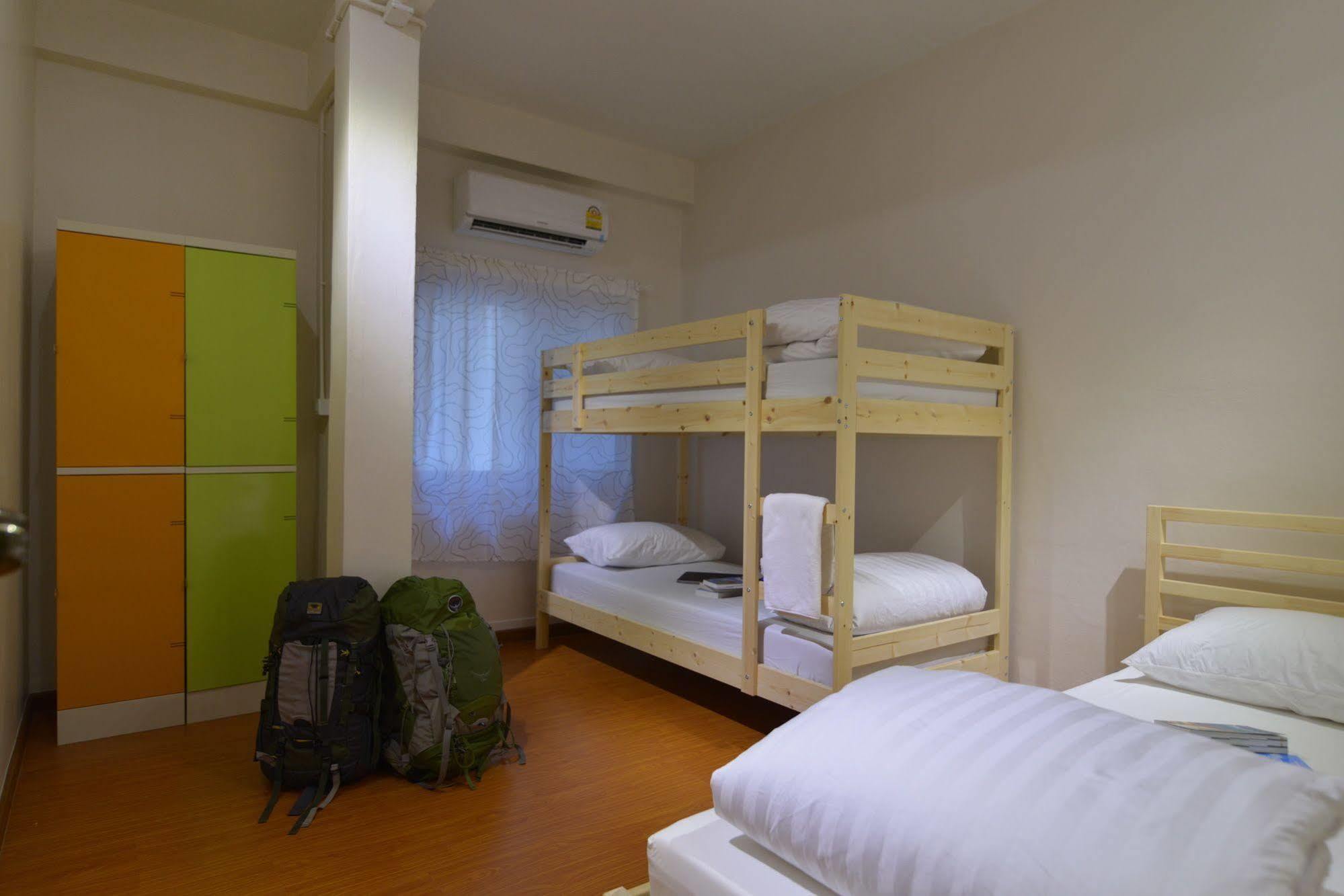 Panpan Hostel Bangkok Exteriör bild