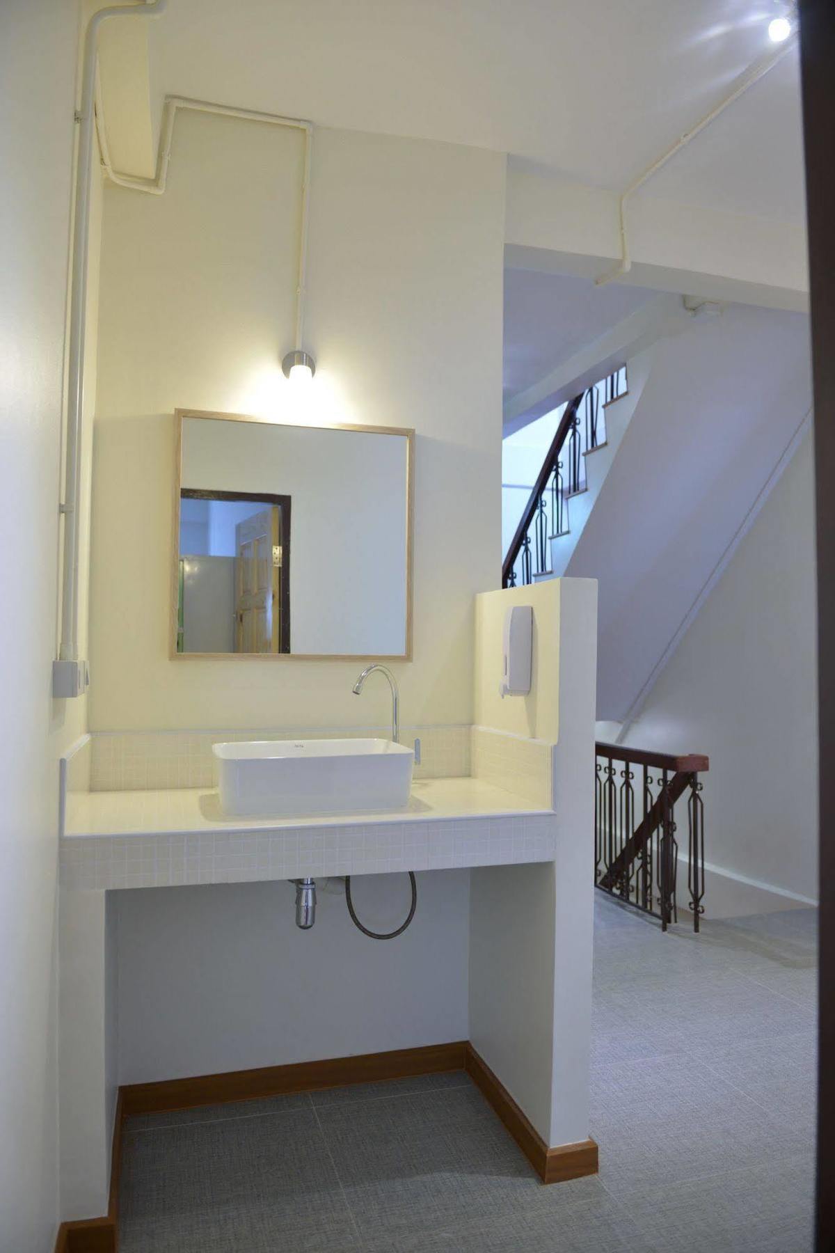Panpan Hostel Bangkok Exteriör bild