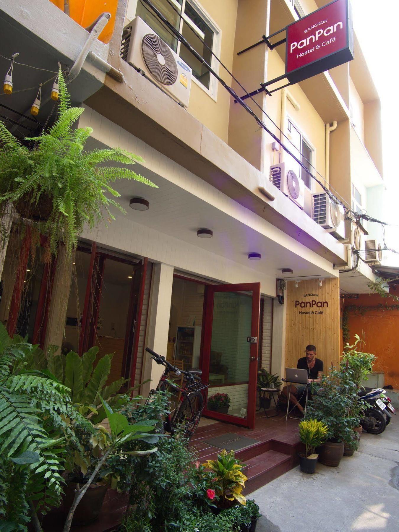 Panpan Hostel Bangkok Exteriör bild