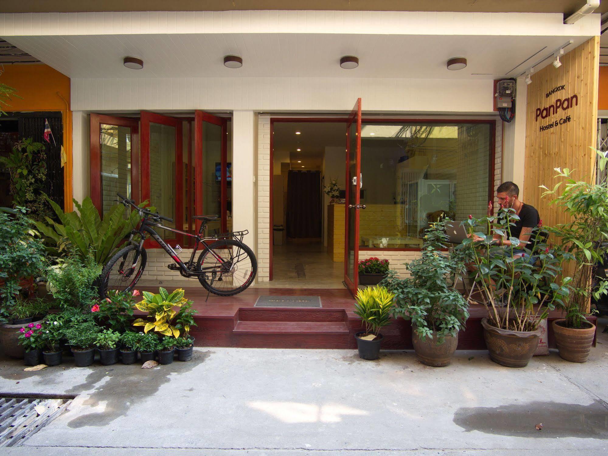 Panpan Hostel Bangkok Exteriör bild